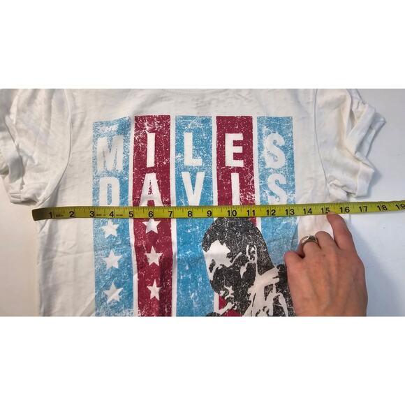 NEW Miles Davis Stars Tee odd people BLM musician band top XS distressed - Picture 6 of 6